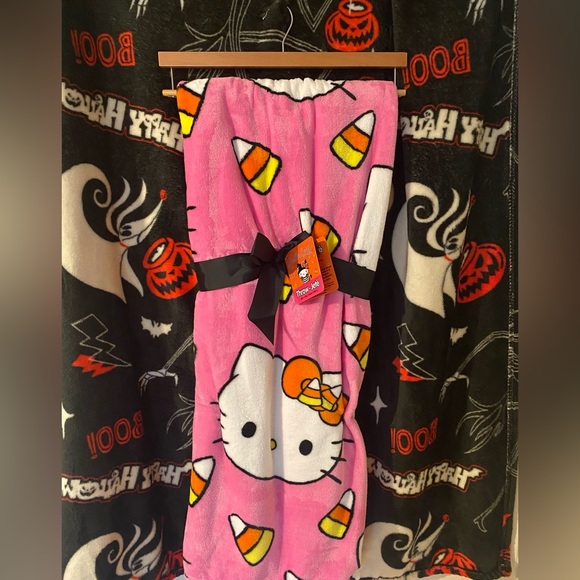 Hello kitty Halloween blanket - Picture 1 of 3